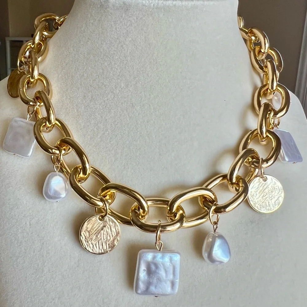 🌟 Trendy Chunky Charm Necklace